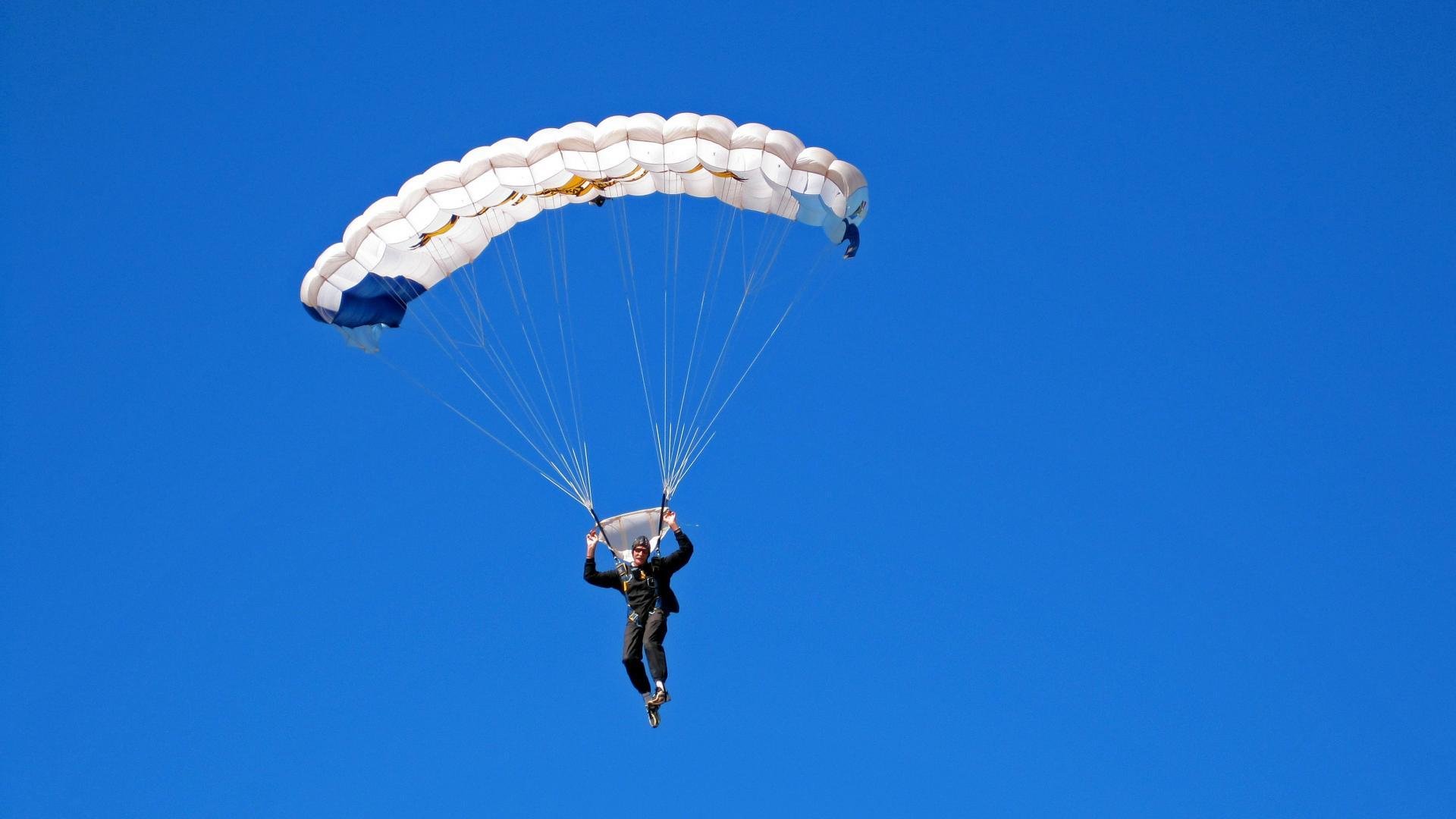 意大利马术协会与国际马术联合会合作，举办国际马术交流活动，促进技术交流。