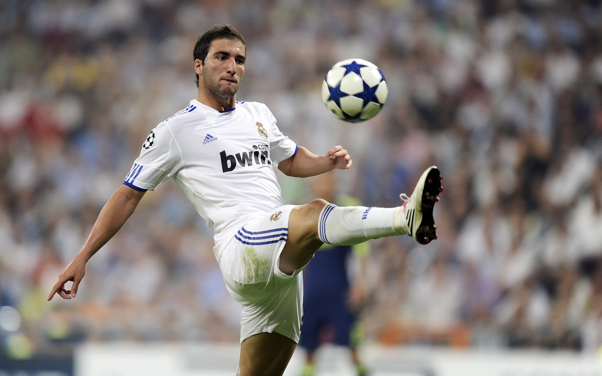 汉诺威球员勇气十足，取得连胜壮举，汉诺威足球俱乐部