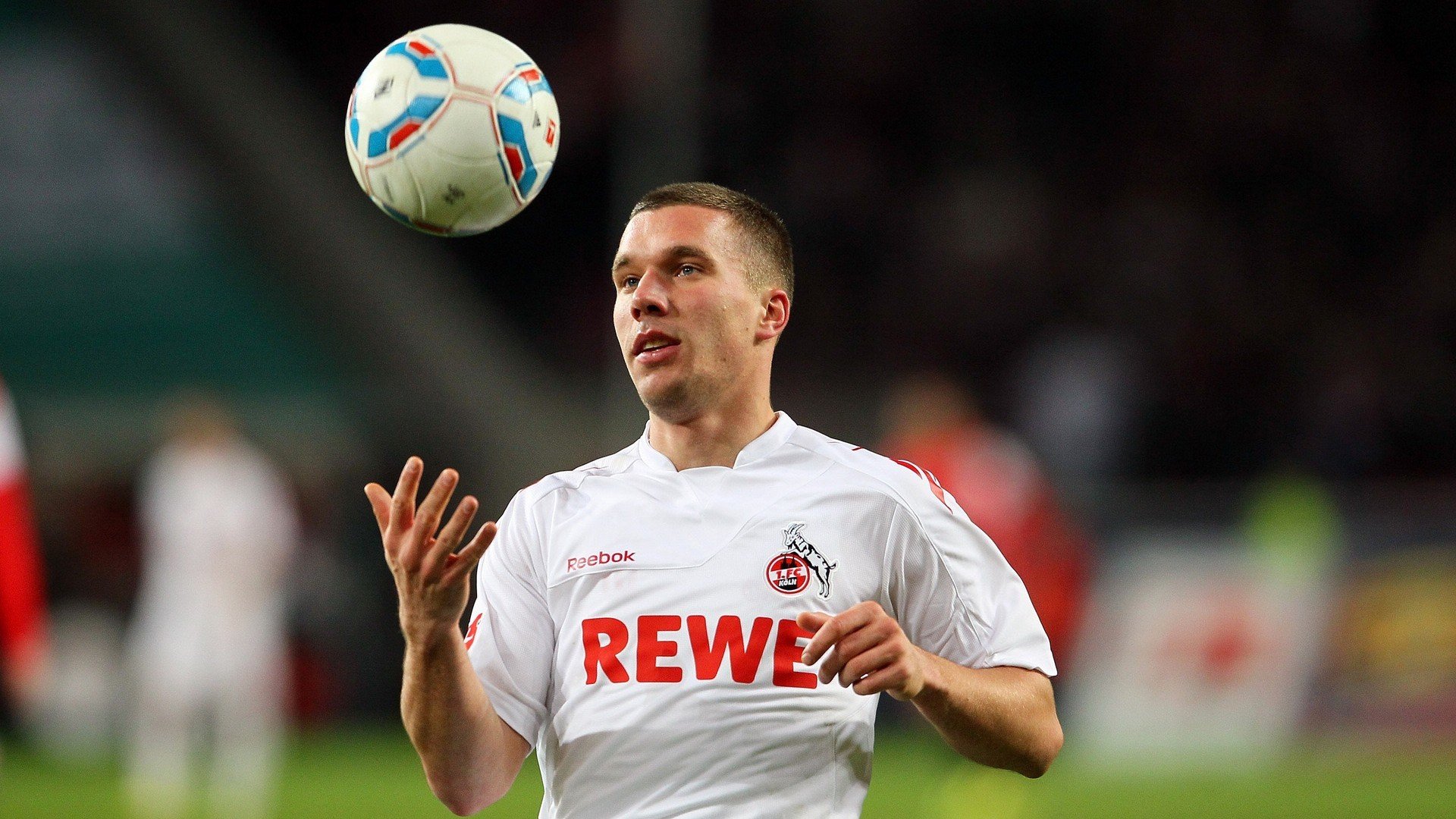 爱游戏品牌互动-蔚山现代球员当选周最佳阵容，蔚山球队