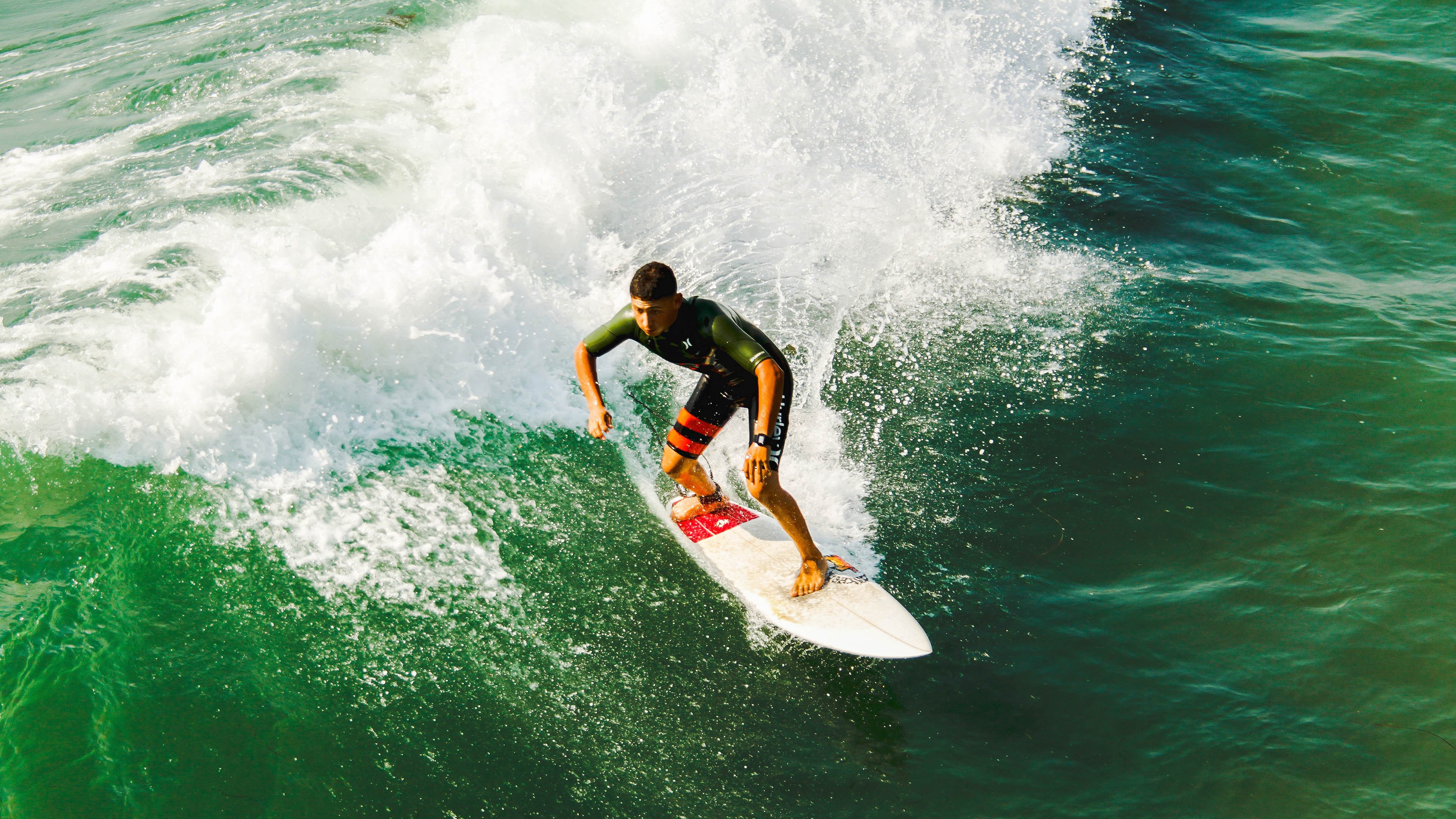 德甲多队增强赛场服务设施，提升观赛体验，德甲场地